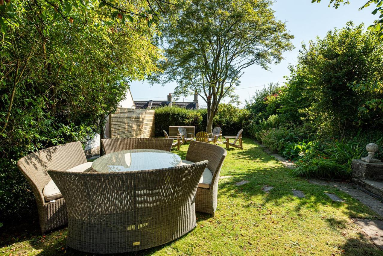 Wisteria View With Hottub & Cabin Sleeps 20 Chippenham  Exteriér fotografie